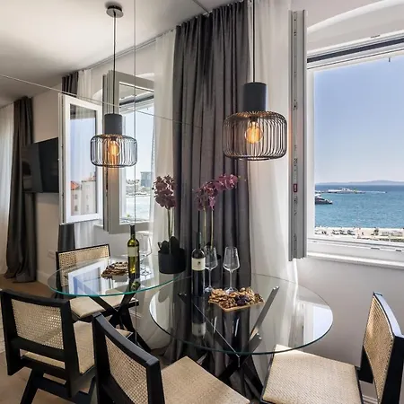 Seafront Luxury Pere