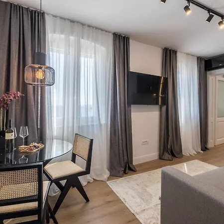 Seafront Luxury Pere Apartman